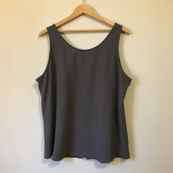 Diosun Dusky Grey Wooden Button Down Tank Top - Picture 2 of 11